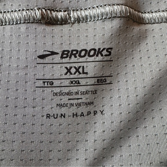 Brooks Men's Running Shorts RUN HAPPY Size XXL Green Athletic Outdoor Athleisure - Picture 4 of 12